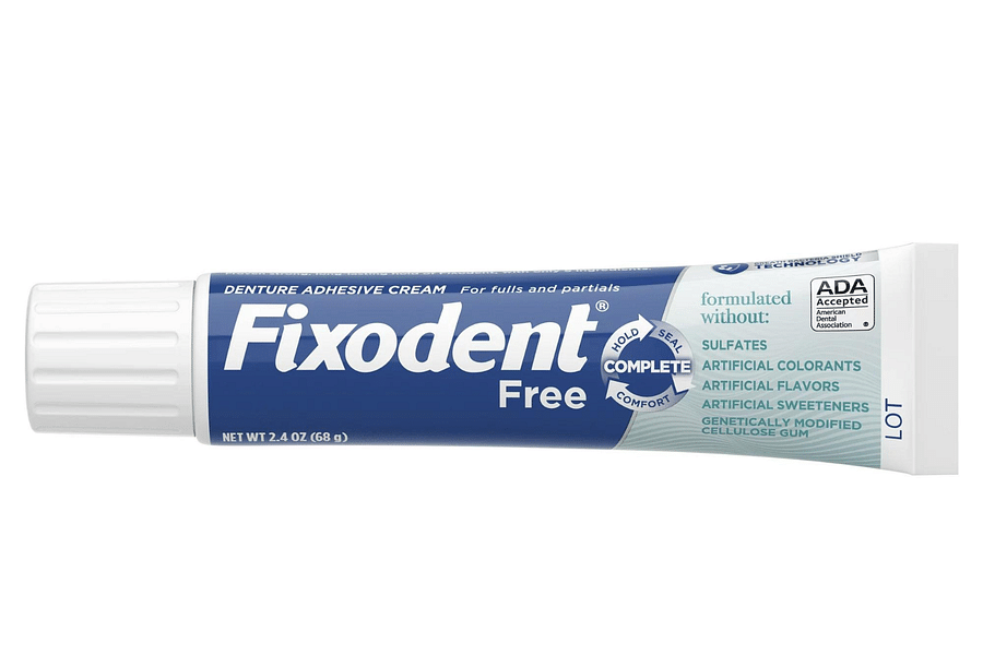Colorant denture cream